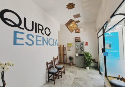 Quiroesencia yoga, masaje, y osteopatía Granada