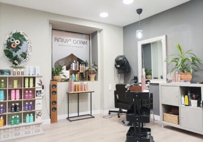 Mano Divina Peluqueria y Quiromasaje