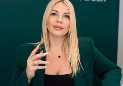 UÑAS SALOU-ANASTASIA NAILS ARTIST