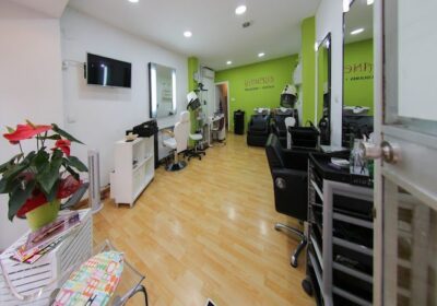 Yaneris Peluqueria y Estética