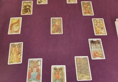 Elisabeth Martínez, Tarot y Terapias