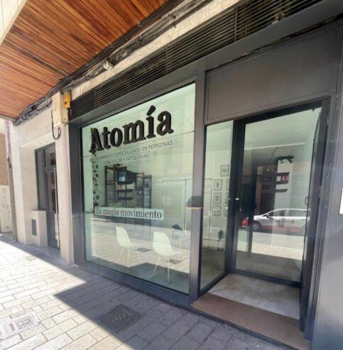 Atomía