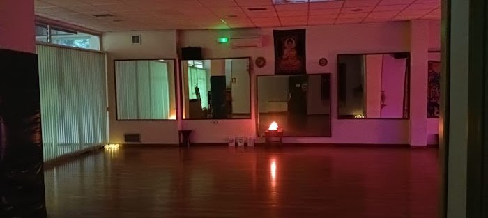Esencias Zahraa | danza, yoga, meditación, y bienestar en Albacete