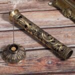 🕯️ Soporte Vertical de Metal para Incienso Tallado - Imagen 3