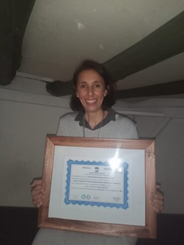 TRINI RANALDI. MASOTERAPEUTA. RELAJANTES ESPECIALES. Prof. ESCUELA INTERNACIONAL DE MASAJES CHAQUETAS NEGRAS.