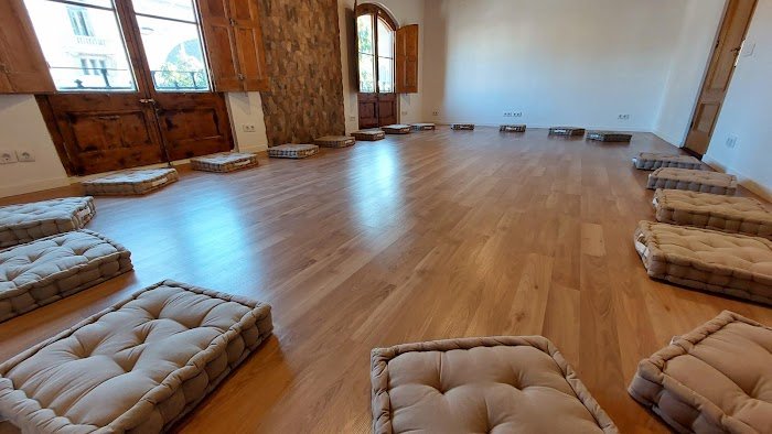 HM Masaje Terapéutico Relax, Massage Therapeutic a Domicilio o en Studio. Descontracturantes Místicos Quiromasajes