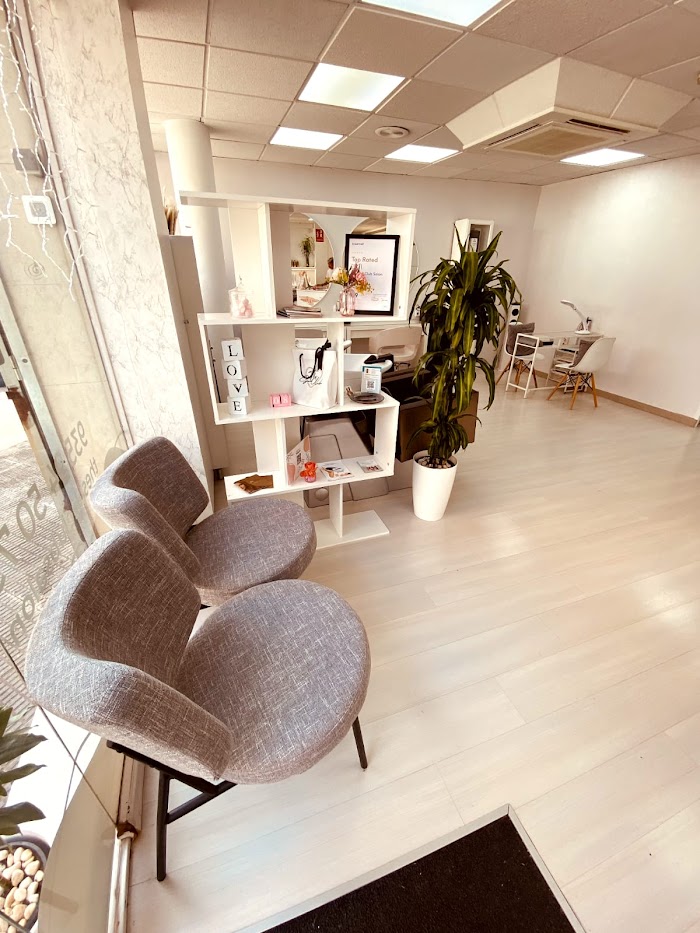 1740279760 208 photo Belleza y Bienestar Salón 2025