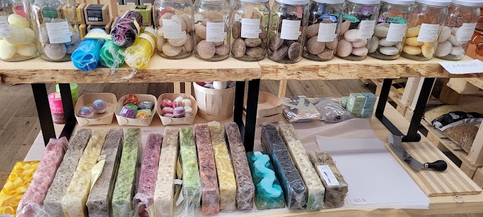 1740676942 665 photo Mondo Bienestar - Reiki, Quiromasaje, Herbolario y Tienda Ecológica en El Campello / Alicante