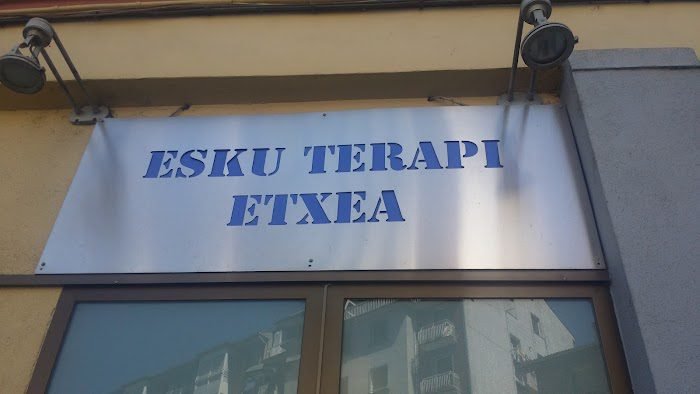 Esku Terapi Etxea
