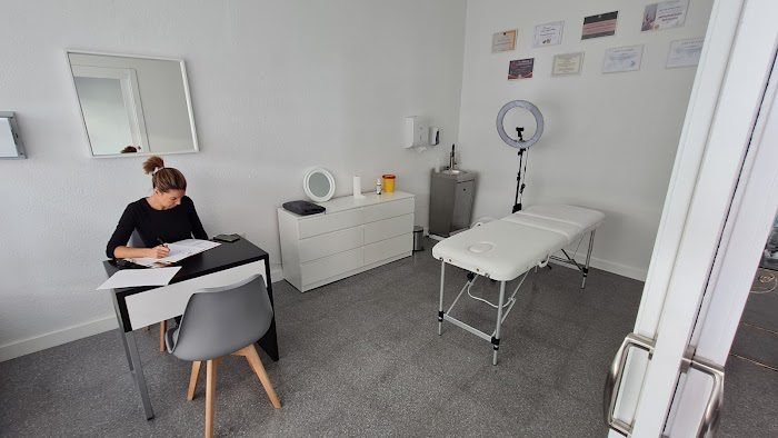 Lara Martínez Micropigmentación & Bienestar