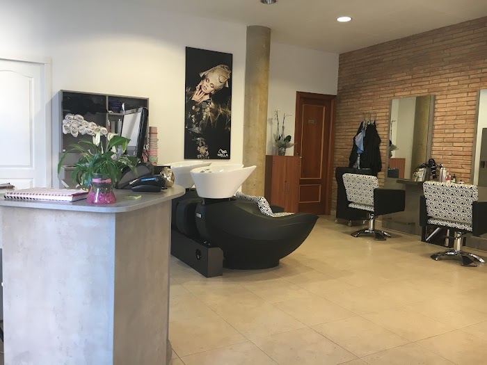 1740910073 313 photo Avanti Perruquers