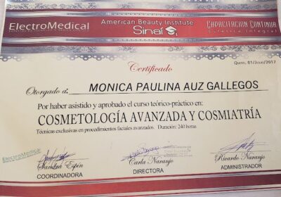 Mónica Auz Cosmetóloga y Cosmiatra