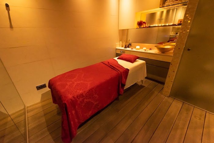 1744446682 437 MUNIA TOTAL BEAUTY CENTER MUNIA TOTAL BEAUTY CENTER
