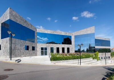 Instituto Oftalmológico Fernández-Vega