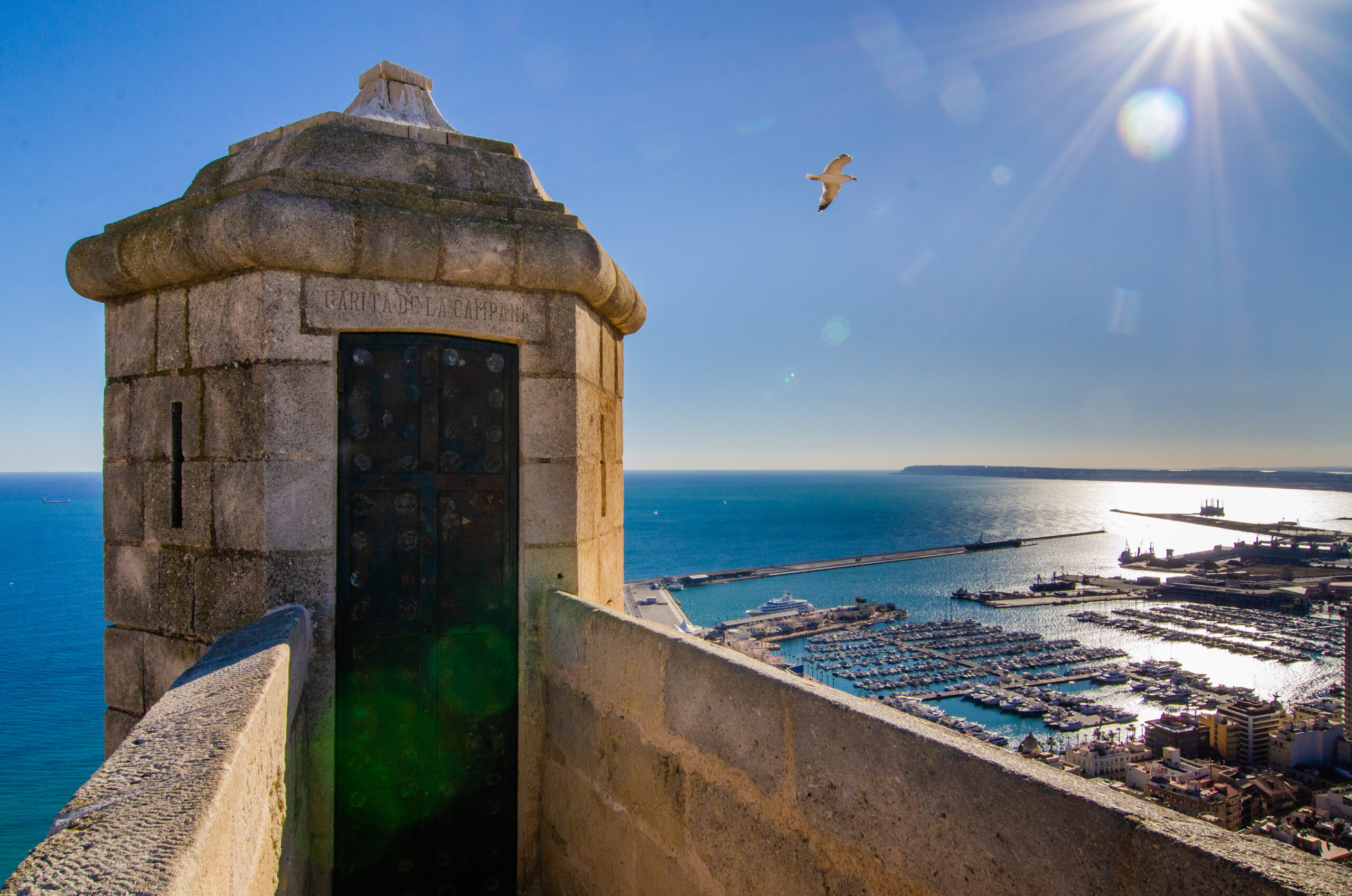 Castillo de Santa Bárbara Alicante - masajes y bienestar en la ciudad mediterránea