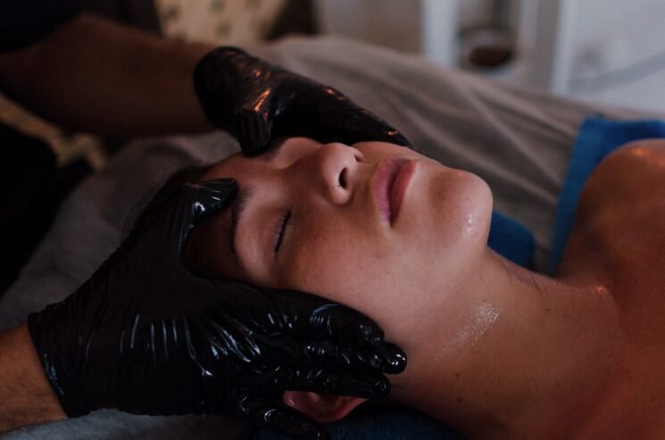Masajes decontracturantes profundos de cuerpo completo en Barcelona y Badalona