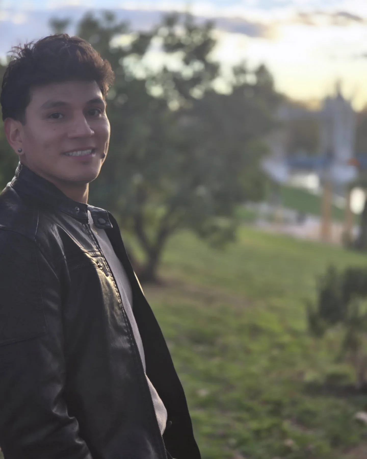 Hombre masajista a domicilio.