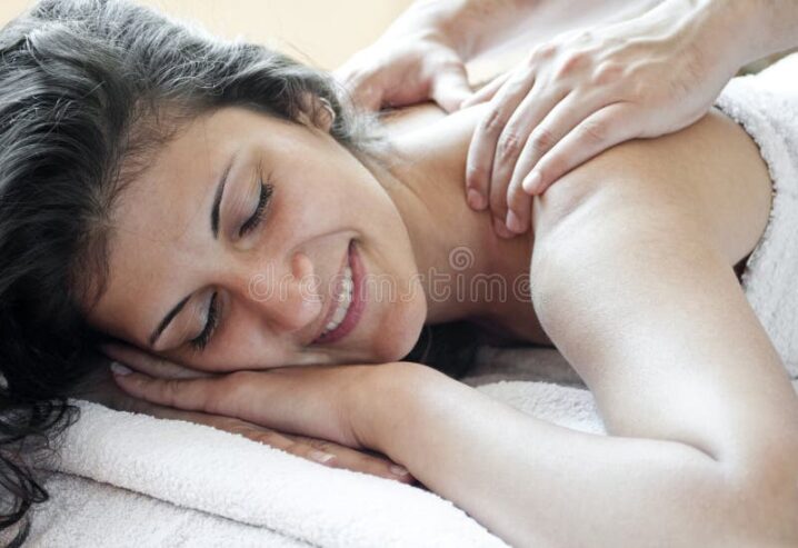 DOY MASAJES RELAJANTES GRATIS A MUJERES EN MADRID