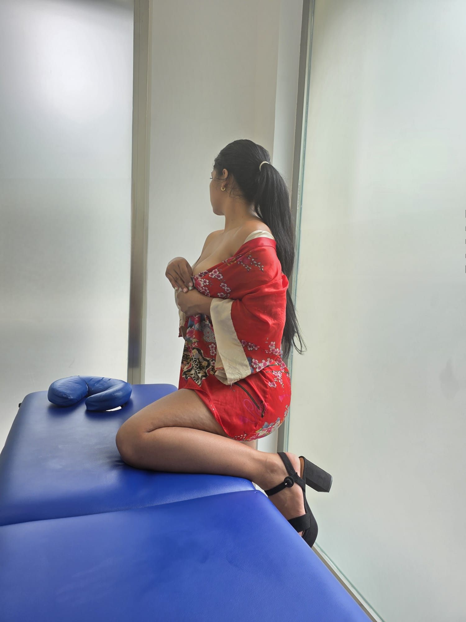 Disfruta de masajes tántricos o estética masculina