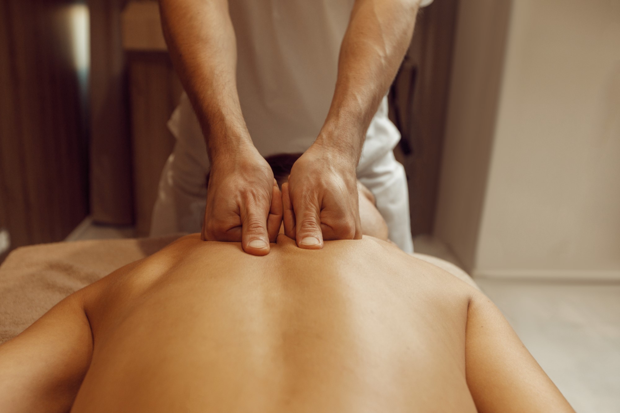 Masajista profesional a domicilio en Valencia | Relajante, descontracturante