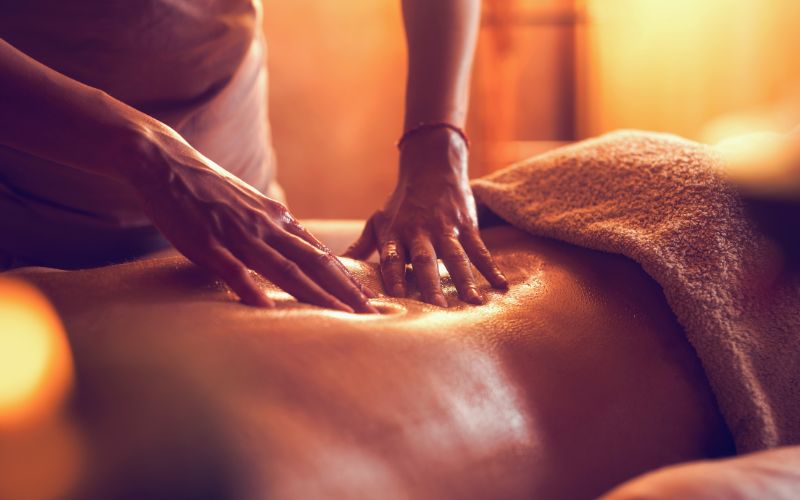 Masajista profesional a domicilio en Valencia | Relajante, descontracturante