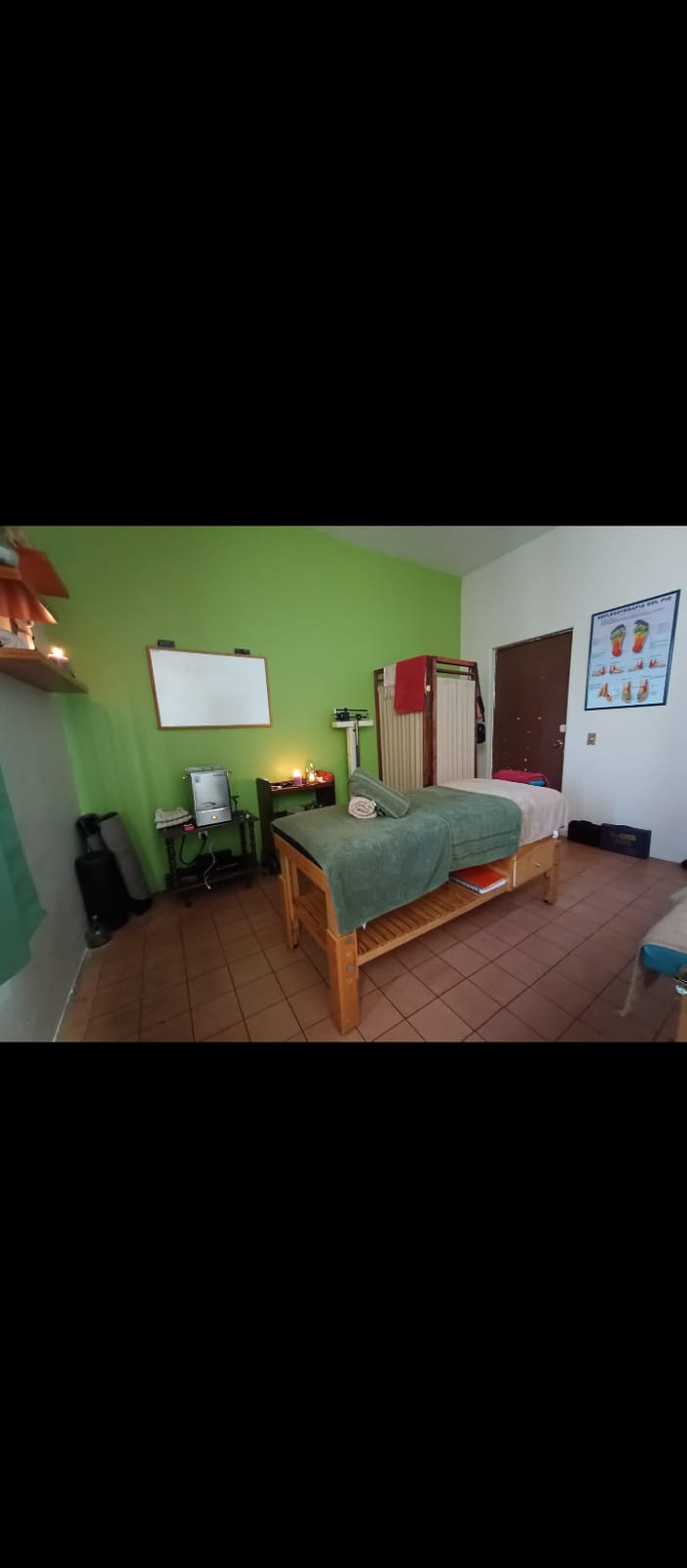 Experiencia terapéutica profesional Masaje profesional sobre áreas adoloridas y afección de ligamentos y grupos musculares