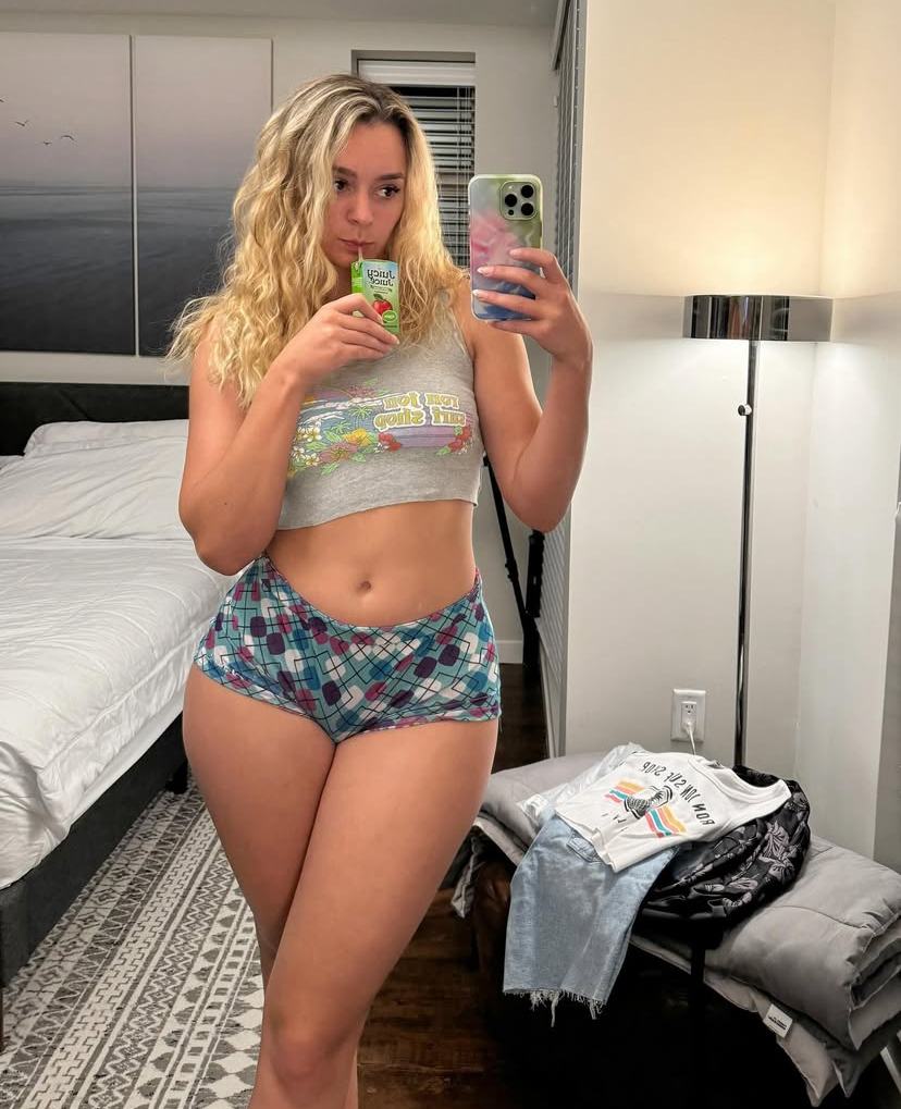 Available for professional massage sessions and meetups. Reach me on text ::512-648-3359 telegram:: @juicybabe40 iMessage::: anniejuicy558@gmail.com